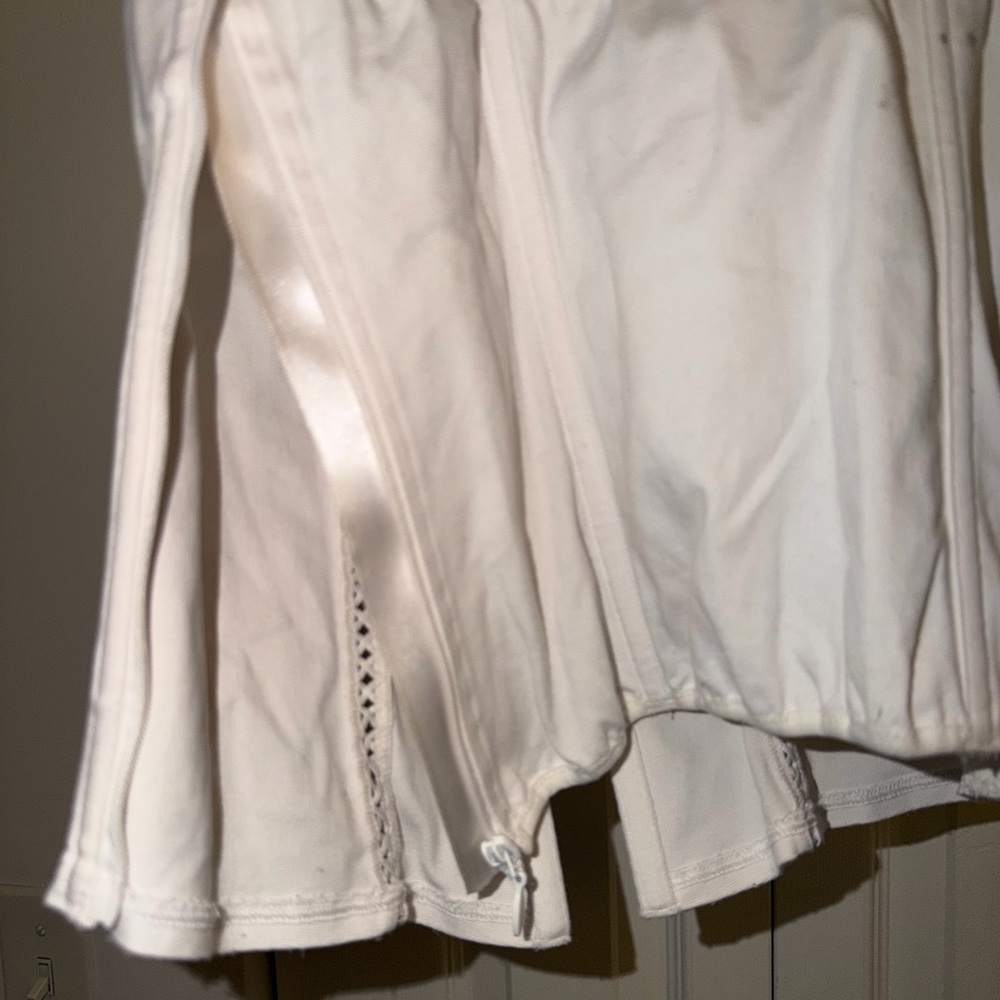 🔴White Lace-Trim Corset Tank Top - Picture 5 of 6